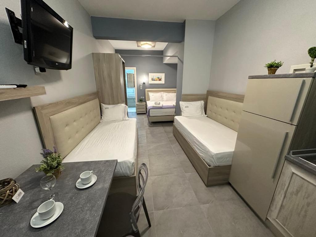 Avra Comfort Rooms Nea Poteidaia Buitenkant foto