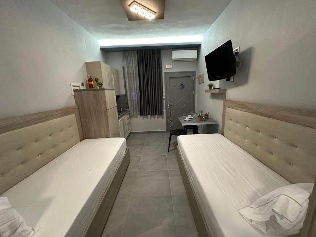 Avra Comfort Rooms Nea Poteidaia Buitenkant foto