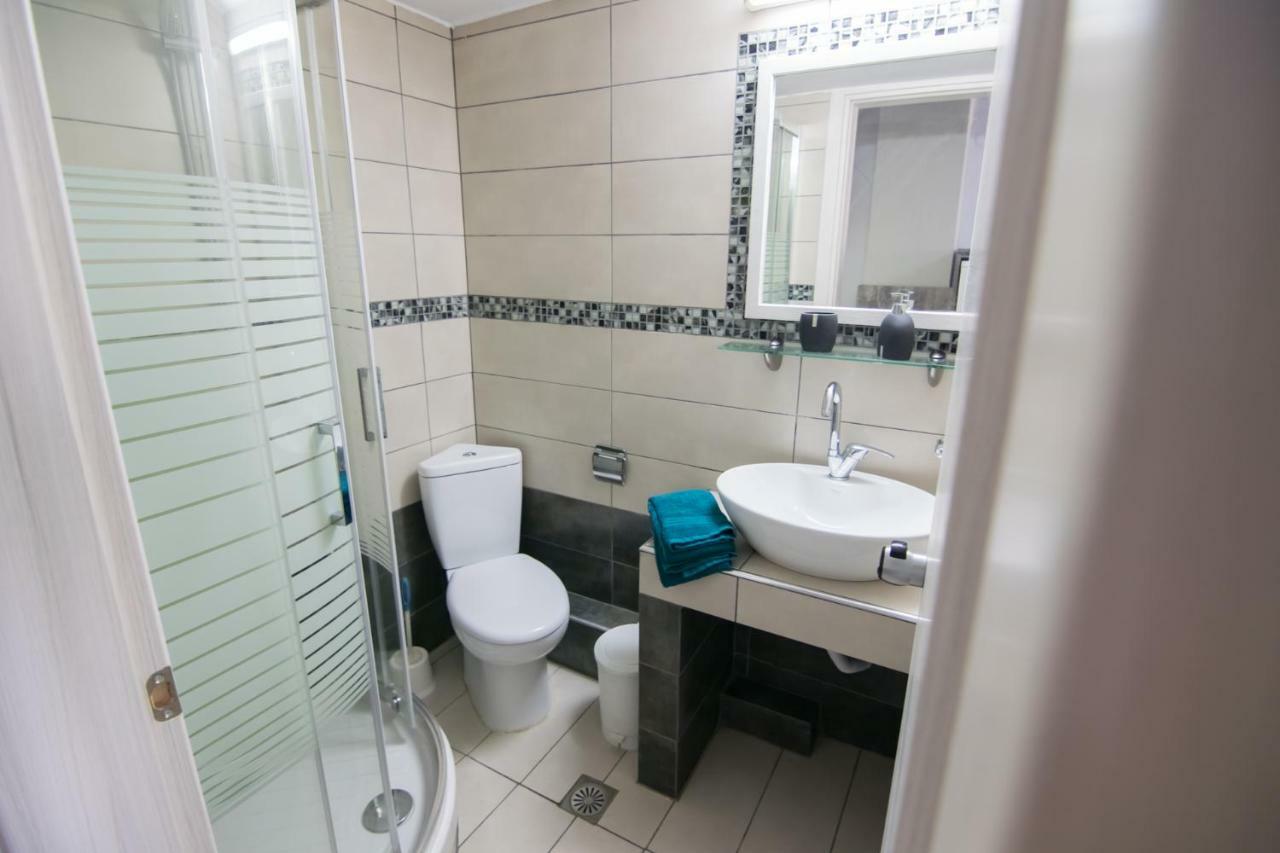 Avra Comfort Rooms Nea Poteidaia Buitenkant foto