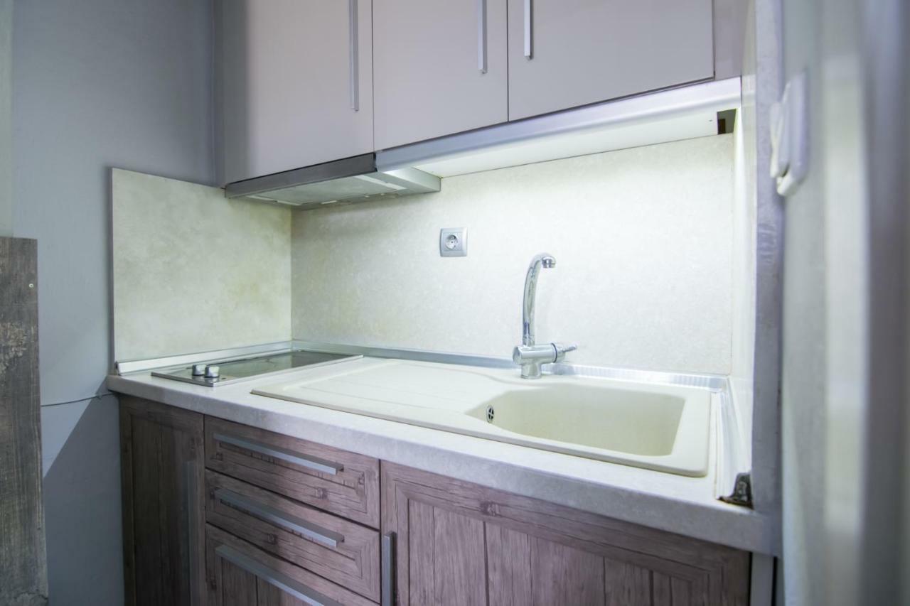 Avra Comfort Rooms Nea Poteidaia Buitenkant foto