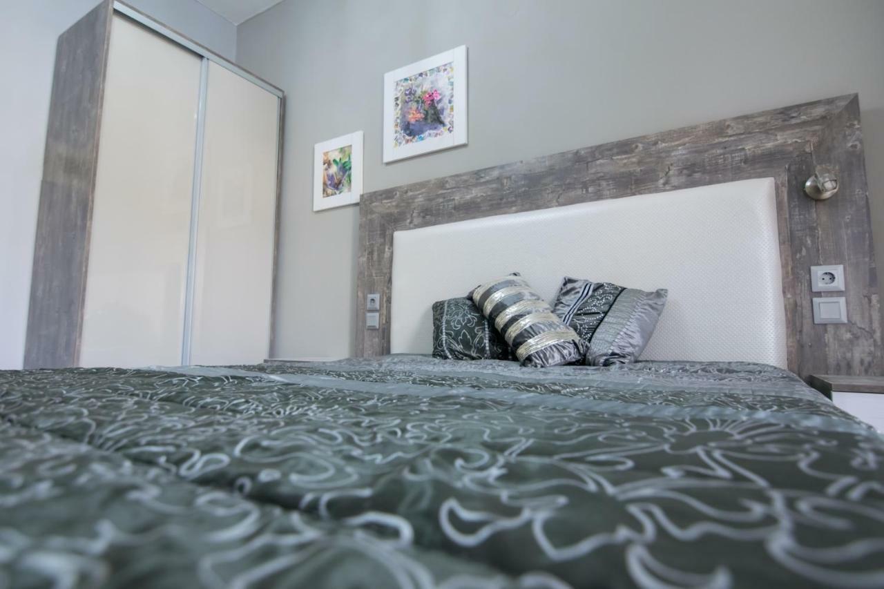 Avra Comfort Rooms Nea Poteidaia Buitenkant foto