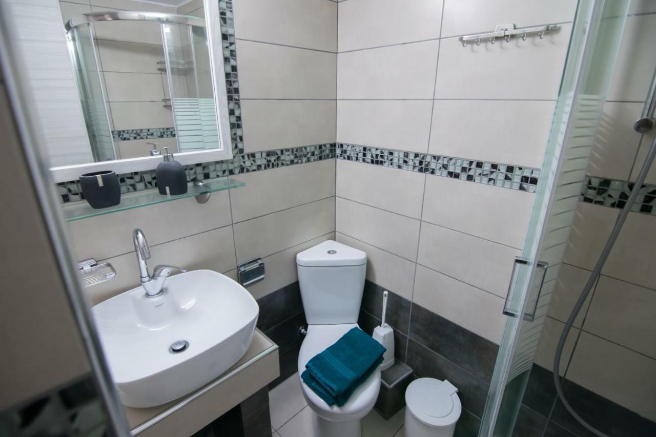 Avra Comfort Rooms Nea Poteidaia Buitenkant foto